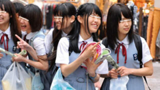 修学旅行JKを騙しMM号に引き込みフェラ強要
