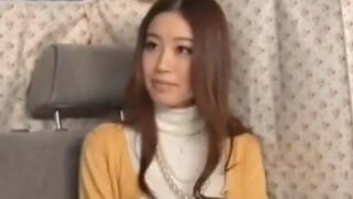 巨乳妻をナンパし、即ハメ中出し