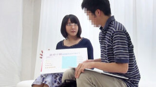 巨乳妻が若肉棒の絶倫大学生と連続絶頂を迎える