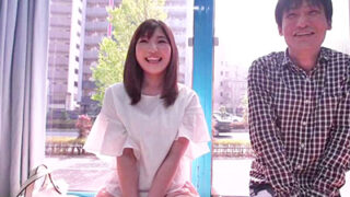 壁から出た彼氏のちんこを当てるゲームで、外れたら即ハメ。