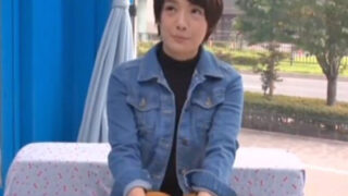 勃起チンポで発情し逆らわず中出し受け入れるショートカット娘