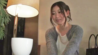 不倫SEXにハマる素人妻