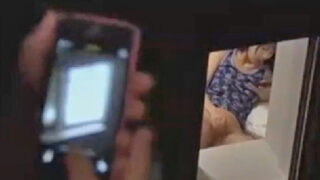 美少女を脅迫してレイプするストーカー