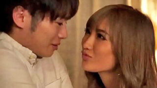 AIKAが大学生をイチャイチャ誘惑