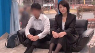 痴女教師がMM号でガチ童貞生徒の筆下ろしをしてしまう