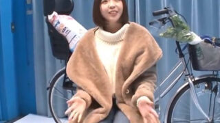 素人妻、アクメ自転車体験で我慢できずに他人のチンポを受け入れた