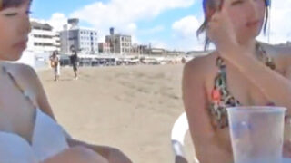 海でナンパしたビキニギャルが誘われるまま乱交に参加