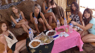 ギャルが好きな男性の性器を求めて集合し、乱交する。