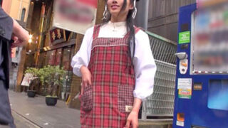 中華街の台湾店員をナンパしてハメ撮り