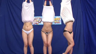 父がスカート巾着の実の娘を当てるゲーム