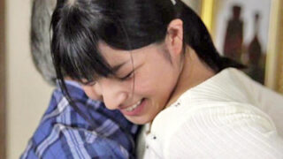 義父の愛撫にハマる人妻