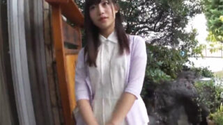 美人女子大生が混浴で初対面の男性とハメ撮りに成功