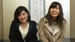 素人JDが男風呂で知らない男性から精液を抜く