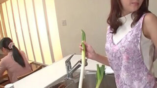 美しい義母との中出し近親セックス