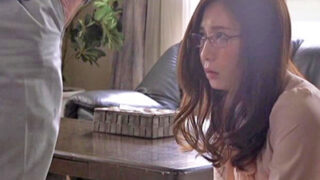 先輩の奥さんを無理やり性行為に巻き込む話。