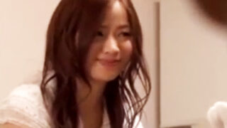 巨乳スケベお姉さんに誘われ、我慢できず隣で浮気セックス