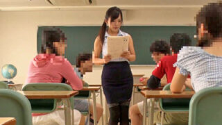 イタズラされた女教師が潮吹きが止まらない状態に。