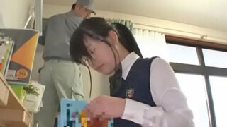 修理業者が真面目な娘をレイプ