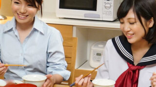 再婚相手の子が美少女すぎて夜這い