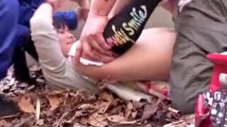 ロリJSが人気のない野山で拉致され、レイプされる