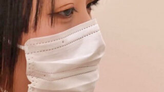 18歳の透明感溢れる美少女の高画質映像で、モザイクが透けて驚くほどのまさかの中出しが起こる。