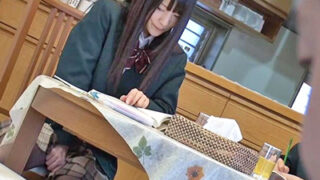 友達の父親に容赦なく中出しを懇願する絶倫JK