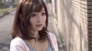 激カワ人妻が浮気相手と不倫し、ドロドロのエロドラマが展開される。