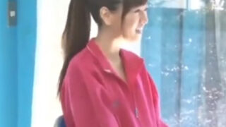 ほぼ処女の素人娘が中出しで呆然とする。