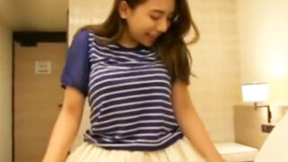 美女ギャルがゴリ押しナンパ師に断れず、素股でヌルっと挿入される