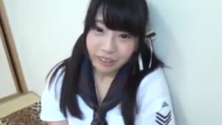 処女ロリJKを押さえつけて無許可で中出しする激ヤバ個人撮影映像。