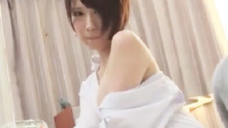 後輩の勃起チンコを見て発情した彼女