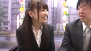 新人OLと上司が関係を持つ