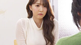 満員電車で可憐な女子大生が集団にセクハラされ、陵辱されて悶絶潮吹き