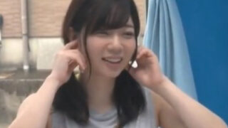 素股中に突然挿入・中出しされた女子大生