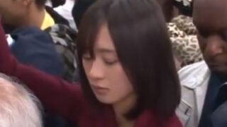 日本人女性が痴漢にレイプされる。