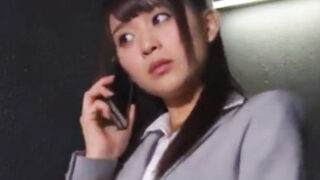 出張先で同室の上司と関係を持つ美少女OL