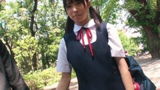ママ不在時に鬼畜親父が生でガチロリ娘と連続性交。
