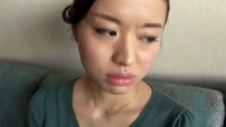 絶対に嫌なのに強制的にハメられ号泣するお姉さん