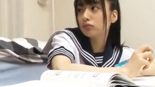 可愛いJK妹が誘惑し、近親セックスで射精直前にカニばさみで中出し。