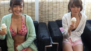 ビーチでナンパした素人ビキニ美女を酔わせ、4人での乱交に持ち込む。