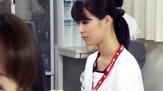 入院患者が看護師をロックオンし、夜勤中にベッドへ引きずり込む。