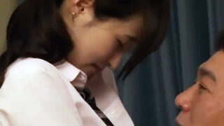 超絶美少女JKを騎乗位と電マでイカセまくる