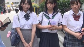 単身で3人の娘を育て、パパ活で彼女たちからお金を得ているグズ親父