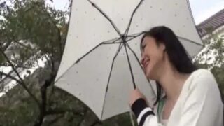 田舎の熟女が恥辱のセックスで痙攣アクメ