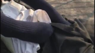 ギャルJKに土下座で足コキを懇願した結果