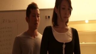 職場の夫以外の男性に恋心を抱いた巨乳で性欲が爆発した人妻。