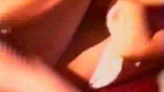 カラオケ個室でのレイプで叫ぶ素人女性