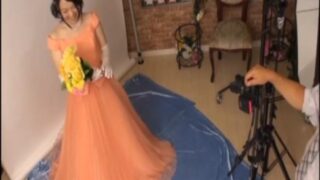 圧倒的なチンポに取り込まれる淫乱妻