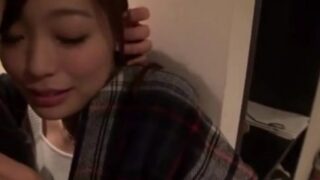 欲求不満の人妻が中出しされる