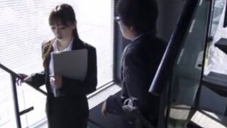 美人OLが婚約者の前で強姦され、屈辱的快楽に至る。